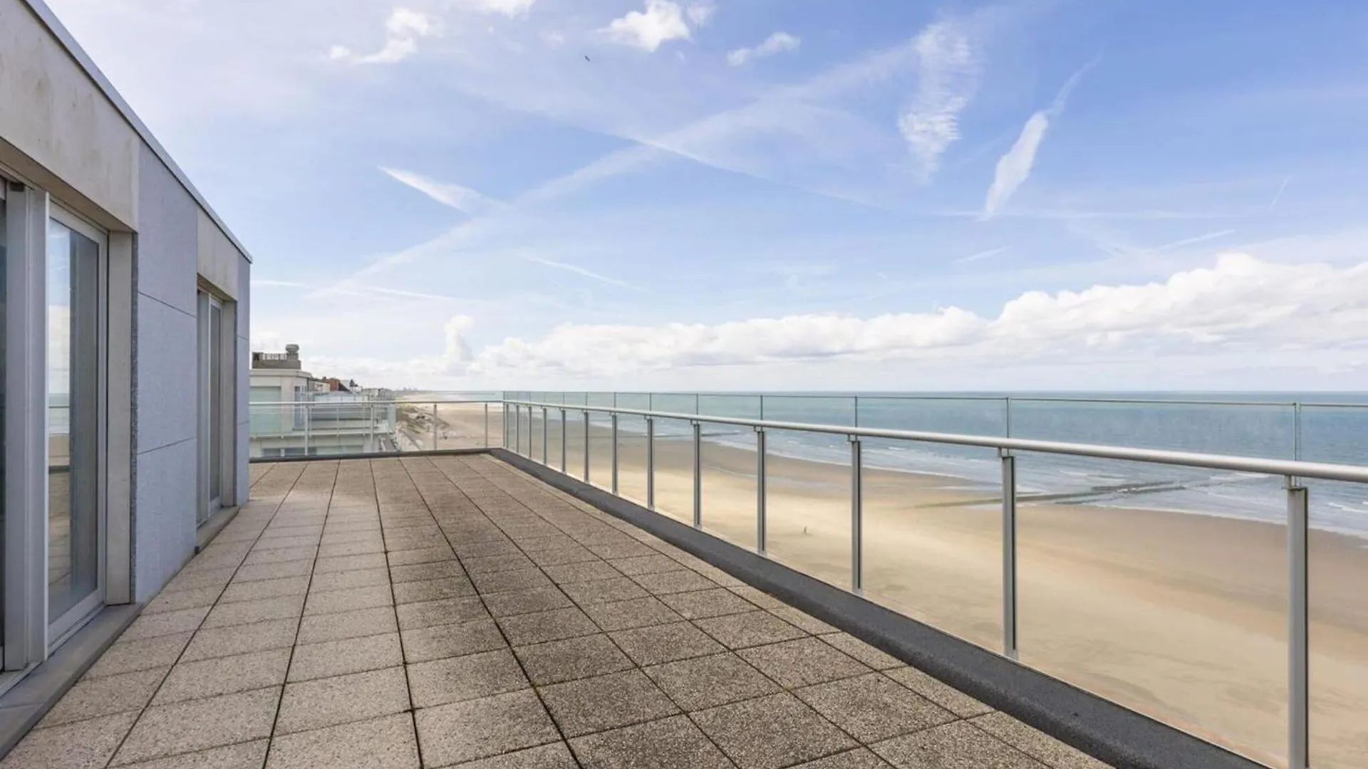 Beautiful Rooftop Apartment With Sea View Middelkerke